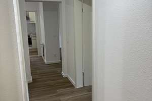 2,5-ZKB-Wohnung Erstbezug nach umfassender Sanierung mit Balkon, Grünblick & Tiefgaragenstellplatz – Breslauer Straße 16, 65203 Biebrich, Wiesbaden – Vorschaubild 8