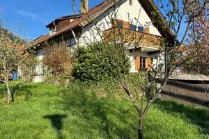 Haus mit Herz & 3 Wohneinheiten – Garten, Bergblick & hohe Lebensqualität – Die vollständige Adresse der Immobilie erhältst du vom Anbieter., 82445 Schwaigen – Vorschaubild 1