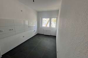 Anschauen Einziehen - Für Sie - Renovierte 3 Zi.-Whng. mit Balkon - Duisburg Rheinhausen – Brahmsstraße 7, 47226 Rheinhausen-Mitte, Duisburg – Vorschaubild 2