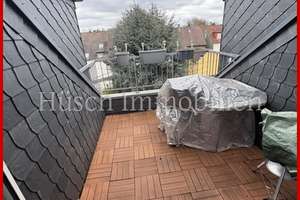 **huesch-immobilien.de**
Attraktive und große Dachgeschosswohnung in gepflegtem Mehrfamilienhaus