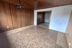Hütschenhausen - Kleines EFH mit Innenhof, Garage und Werkstatt – Die vollständige Adresse der Immobilie erhältst du vom Anbieter., 66882 Nanzdietschweiler – Vorschaubild 2