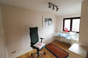 Familienidyll mit charmantem Innenhof - Doppelhaushälfte auf großen Grundstück in ruhiger Lage! – Die vollständige Adresse der Immobilie erhältst du vom Anbieter., 22926 Ahrensburg – Vorschaubild 12