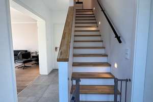 KAUFPREISREDUZIERUNG Stadthaus mit Garten im Herzen von Sasel & in direkter Nähe zum Alsterlauf – Die vollständige Adresse der Immobilie erhältst du vom Anbieter., 22395 Sasel, Hamburg – Vorschaubild 4