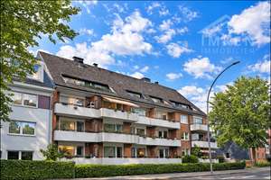 Attraktive Dachgeschosswohnung mit Balkon – vermietet & solide Kapitalanlage.