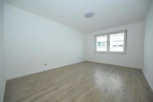 Zentrumsnahe 3-Zimmer-Wohnung mit Balkon - sofort verfügbar!
    Nürnberg - Tafelfeldstraße – Die vollständige Adresse der Immobilie erhältst du vom Anbieter., 90443 Steinbühl, Nürnberg – Vorschaubild 7