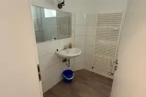 Property thumbnail 10