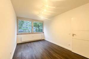 Bezugsfrei! Barrierearme Erdgeschosswohnung mit 2 Zimmern und Loggia in Köln-Ehrenfeld   – Die vollständige Adresse der Immobilie erhältst du vom Anbieter., 50825 Braunsfeld, Köln – Vorschaubild 5