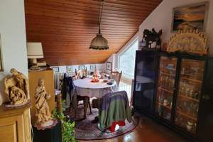 Von Privat: Ruhige 3-Zi. DG Wohnung (86qm) Balkon, EBK, Gäste-WC, TG-Stellplatz, ohne Maklergebühr  – Die vollständige Adresse der Immobilie erhältst du vom Anbieter., 70619 Riedenberg, Stuttgart – Vorschaubild 8