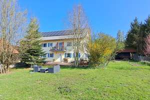 EEK A: Großes Einfamilienhaus mit Anbau  und 5.600qm Grund in absoluter Alleinlage Nähe Velden! – Die vollständige Adresse der Immobilie erhältst du vom Anbieter., 84181 Neufraunhofen – Vorschaubild 2