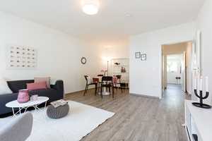 Etwas besonderes: weitläufige 3,5-Zimmer-Wohnung – Schlesische Str. 11, 49088 Osnabrück – Vorschaubild 3