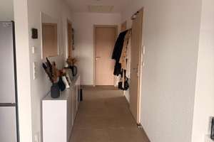 Zweitbezug: 3-Zimmer-Dachgeschosswohnung in modernem 4-Parteien-Haus in Erzhausen (Privatvermietung) – Seestraße x, 64390 Erzhausen – Vorschaubild 2