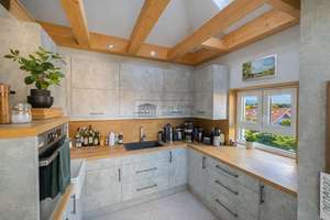 Einfamilienhaus in Buckow: Wintergarten, Pool und 4 Garagen auf 1.800 m² – 15377 Buckow (Märkische Schweiz) – Vorschaubild 10