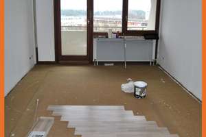 Renovierte und helle 1 ZKB-Singlewohnung, Balkon, Bad m Wanne, Küche, TG Stellpl. Keller – Elsa Brändströmstr. 8, 55124 Gonsenheim, Mainz – Vorschaubild 1