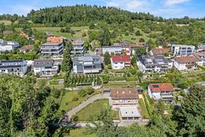 Solides MFH mit 3 Einheiten und 3 Garagen -
ruhige Ortsrandlage, große Südterrasse – Die vollständige Adresse der Immobilie erhältst du vom Anbieter., 88662 Überlingen – Vorschaubild 2