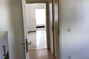 Schöne Altbauwohnung  in der 2 Etage zu vermieten, Teilmöbliert  – Im Schlenk 26, 47055 Wanheimerort, Duisburg – Vorschaubild 2