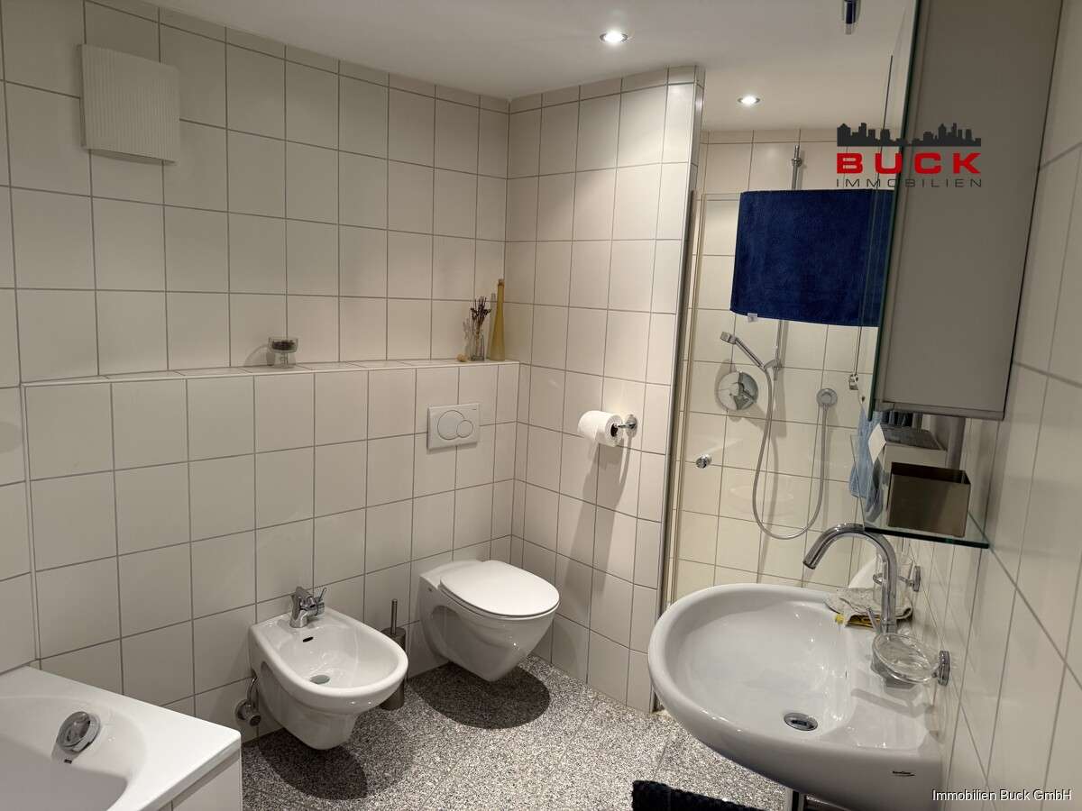 Immobilie in Kuchen - Sowas gibt es nicht so oft... viel Platz, eigene Garage und Gartenanteil zum Kauf - Bild 4