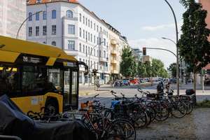 Stilvolle 3-Zimmer-Altbauwohnung mit 3,50 m Deckenhöhe und Kamin in bester Lage! – Uhlandstraße 129, 10717 Wilmersdorf, Berlin – Vorschaubild 21