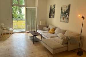 2-Zimmer-Altbauwohnung in bester Lage Prenzlauer Berg – voll möbliert und renoviert, mit Süd-Balkon – Berlin – Vorschaubild 1