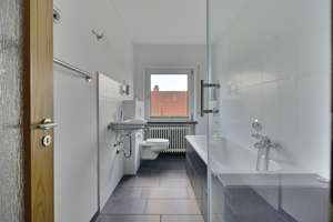 Sonnige 3-Zimmer-Wohnung mit Balkon und Garage im gewachsenen Wohngebiet von Nürnberg-Altenfurt – Die vollständige Adresse der Immobilie erhältst du vom Anbieter., 90475 Altenfurt, Moorenbrunn, Nürnberg – Vorschaubild 9