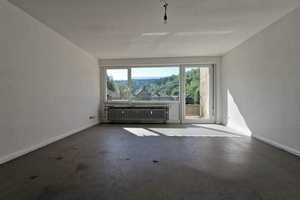Helle 3-Zi.-Wohnung mit 2 Balkonen, Aufzug  – frisch gestrichen! – Hirsauer Straße 214, 75180 Pforzheim – Vorschaubild 2