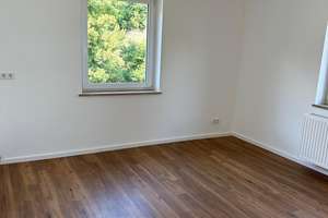 Helle 3-Zimmer-Wohnung im sanierten Altbau: großer Balkon, Garten, Garage, Wärmepumpe, Energie-Kl. B – 97082 Steinbachtal, Würzburg – Vorschaubild 16
