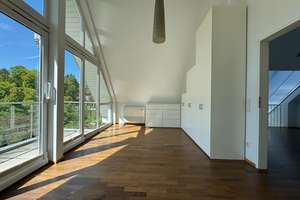Wunderschöne 2,5-Zi.-Galerie-Wohnung mit herrlichem Blick auf den Weißenburgpark – Die vollständige Adresse der Immobilie erhältst du vom Anbieter., 70184 Bopser, Stuttgart – Vorschaubild 8