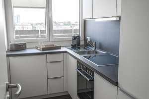hochwertig eingerichtete Penthauswohnung mit Ausblick und guter Privatsphäre - 1,5 km zur Uniklinik – Die vollständige Adresse der Immobilie erhältst du vom Anbieter., 86156 Kriegshaber, Augsburg – Vorschaubild 3