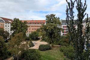 Helle 2-Zimmer-Wohnung Zentrum-Süd mit Südbalkon, Blick ins Grüne & Glasfaser – Einbauküche optional