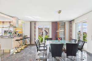 Ökologische Villa mit großem Garten, Wärmepumpe in neuwertigen Zustand für Familie und Beruf – Eggenbergstraße 4, 96155 Buttenheim – Vorschaubild 5