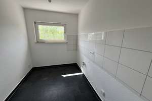 Mit Blick ins Grüne-Renovierte 3 Zi.- Whng. - helles Wannenbad und Balkon - Duisburg – Richard Wagner Str. 10, 47226 Rheinhausen-Mitte, Duisburg – Vorschaubild 3