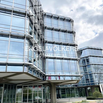 Repräsentatives Bürogebäude mit beispielloser Infrastruktur