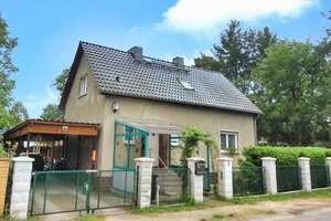 Einfamilienhaus mit Terrasse, Pool und Carport in familienfreundlicher Umgebung - kurzfristig bezieh – Die vollständige Adresse der Immobilie erhältst du vom Anbieter., 16540 Hohen Neuendorf – Vorschaubild 1