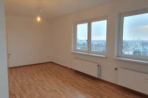 Penthouse-Flair im 10. OG, inkl. einem Monat ohne Grundmiete! – Hamburger Str. 73, 38112 Nordstadt, Braunschweig – Vorschaubild 2