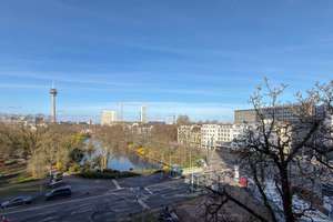 Erstbezug nach Sanierung – Urbanes Wohnen mit spektakulärem Rheinturm-Blick
