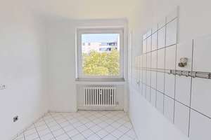 Große 3,5-Zimmer-Wohnung mit BALKON und 2 Bädern in ruhiger Wohnlage im Kölner Norden – Haselnußweg 11, 50767 Heimersdorf, Köln – Vorschaubild 7