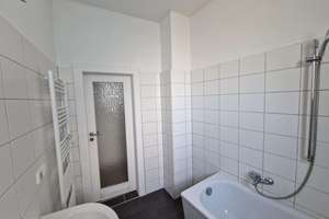 Ihr neues Zuhause: Helle 3-Zimmer-Wohnung mit Balkon und Einbauküche – Tauchaer Straße 97 - 2. OG links , 4349 Thekla, Leipzig – Vorschaubild 4