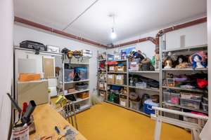 Modernes Reihenmittelhaus mit zwei TG-Stellplätzen in Neuehrenfeld – Die vollständige Adresse der Immobilie erhältst du vom Anbieter., 50825 Neuehrenfeld, Köln – Vorschaubild 51