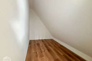 Helle 1,5-Zimmer-Dachgeschosswohnung mit Einbauküche in der schönen Cannstatter Altstadt – Brunnenstraße 13, 70372 Cannstatt-Mitte, Stuttgart – Vorschaubild 10