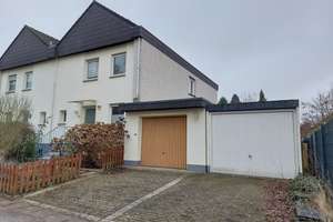 Gepflegtes Reihenmittelhaus mit Garage in Leopoldshöhe – Am Doktorkamp 5a, 33818 Leopoldshöhe – Vorschaubild 1