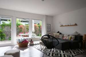 Ein Zuhause zum Wohlfühlen – gepflegter Bungalow mit großzügigem Keller und idyllischem Garten! – Die vollständige Adresse der Immobilie erhältst du vom Anbieter., 65207 Naurod, Wiesbaden – Vorschaubild 2