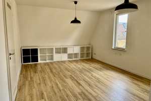 Geschmackvolle, modernisierte 2-Zimmer-DG-Wohnung in Stuttgart – Stuttgart – Vorschaubild 1