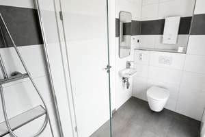 Schöne Maisonettewohnung mit Stellplatz, Gartenteil und je 2 Balkonen und Terrassen in Köln-Mülheim – Die vollständige Adresse der Immobilie erhältst du vom Anbieter., 51063 Mülheim (Ortsteil), Köln – Vorschaubild 19