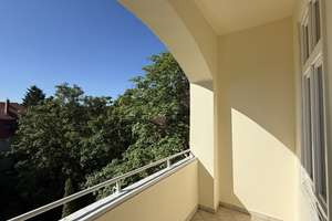 Genießen Sie Ihre wunderschöne Dachgeschosswohnung mit Sonnenbalkon in Berlin-Zehlendorf – Königstraße 31, 14163 Zehlendorf, Berlin – Vorschaubild 3