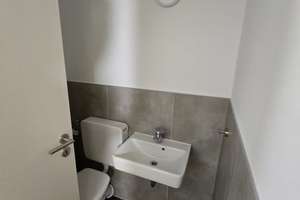 Helle 3,5 Zimmerwohnung mit Balkon nahe dem Klinikum! – Die vollständige Adresse der Immobilie erhältst du vom Anbieter., 42653 Gräfrath, Solingen – Vorschaubild 4