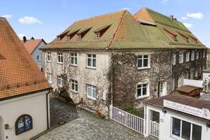 Historisches Schmuckstück! Wohnhaus in zentraler Innenstadtlage mit denkmalgeschütztem Fabrikgebäude – Die vollständige Adresse der Immobilie erhältst du vom Anbieter., 95473 Creußen – Vorschaubild 4