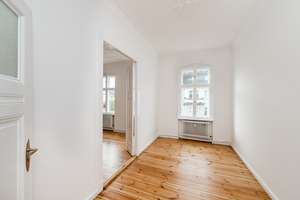 Kapitalanlage in Charlottenburg - Gepflegte 3-Zimmer-Wohnung in Berliner Altbau mit Balkon – Die vollständige Adresse der Immobilie erhältst du vom Anbieter., 14057 Charlottenburg, Berlin – Vorschaubild 1