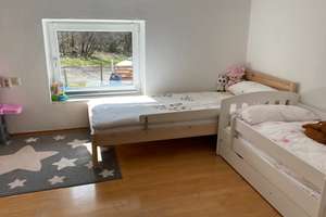 Viel Platz auch für 2 Familien in freistehenden Haus in guter Lage – Die vollständige Adresse der Immobilie erhältst du vom Anbieter., 83026 Happing, Rosenheim – Vorschaubild 6