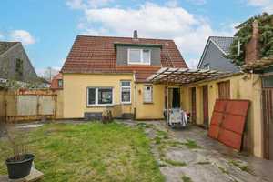 TT bietet an: Ein Haus mit Geschichte  und viel Entwicklungspotenzial! – Wilhelmshaven – Vorschaubild 4