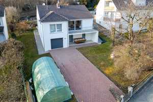 In absoluter Ruhe aber in 5 Min. auf der A8. Kernsaniertes EFH mit 2 Bädern, 2 Terrassen und mehr! – Kinderheimstr. 0, 86508 Aichach-Friedberg (Kreis) – Vorschaubild 1