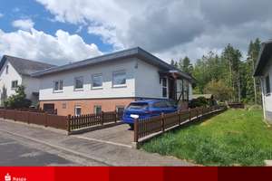 Waldaubach: Wohnen auf einer Ebenen-Bungalow (barrierefrei) mit Garage in Waldrandlage – Die vollständige Adresse der Immobilie erhältst du vom Anbieter., 35759 Driedorf – Vorschaubild 1